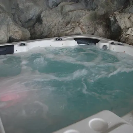 Weinberg-panoramaferienhaus بيت للعطل