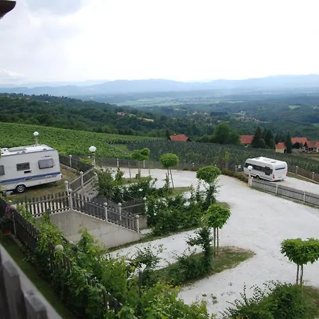 Weinberg-panoramaferienhaus * كيتسك إيم زاوزال
