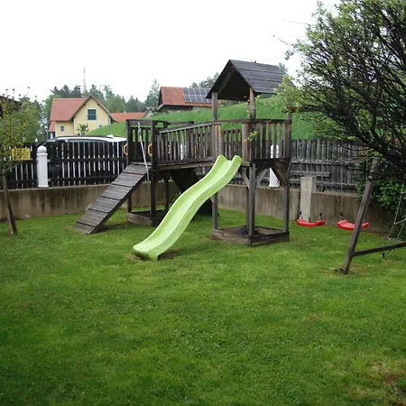 Weinberg-panoramaferienhaus بيت للعطل كيتسك إيم زاوزال