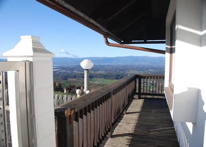 Weinberg-panoramaferienhaus Vakantiehuis