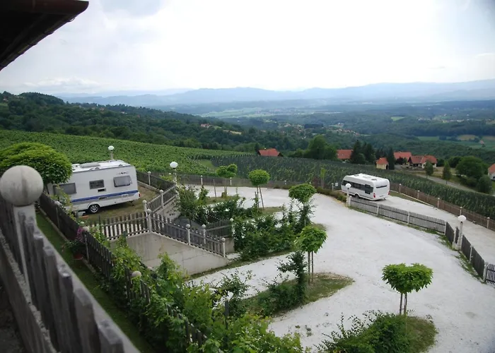 Weinberg-panoramaferienhaus * 绍萨尔地区基策克